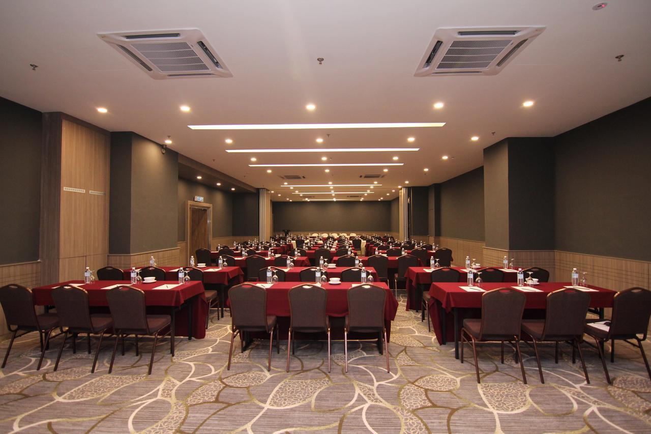 Nexus Business 4*
