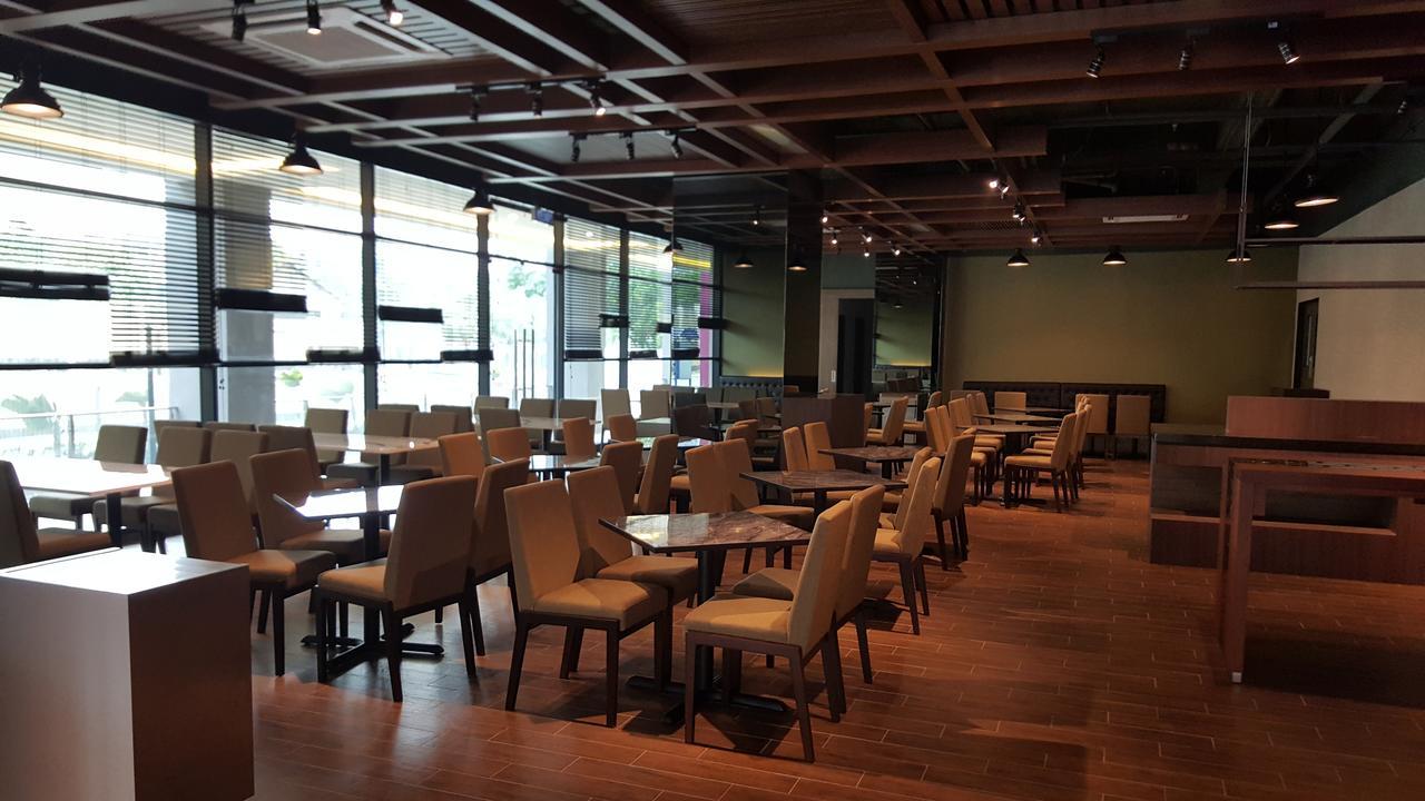 Nexus Business 4*